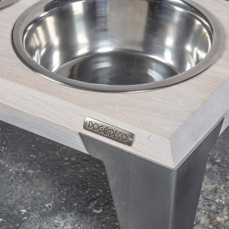 Designerski stojak ma miski dla psa TOSA | DogDeco